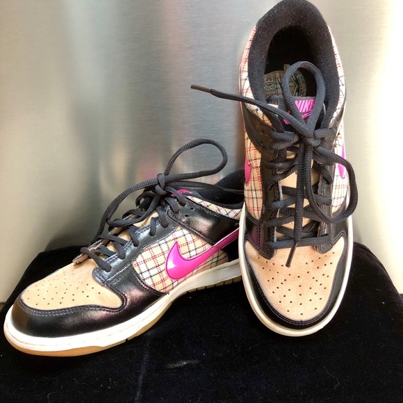 RARE, released in March 2008, Nike sneakers - Picture 2 of 8